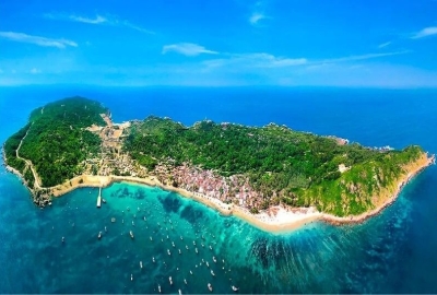Full Day Tour: Cham Island Sightseeing and Snorkeling