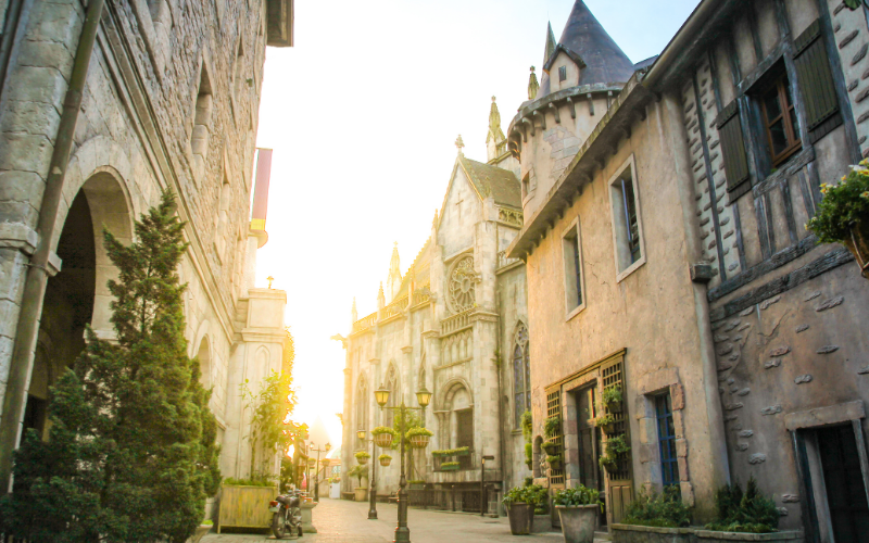 HÀNH TRÌNH DI SẢN MIỀN TRUNG: 5 NGÀY 4 ĐÊM KHÁM PHÁ ĐÀ NẴNG - HỘI AN - HUẾ